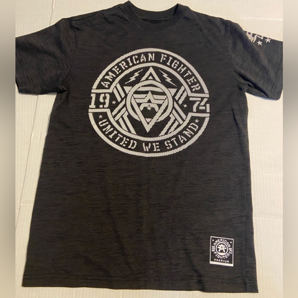 American fighter shirt size small